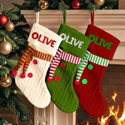 Torne o Natal ainda mais especial com a nossa Meia de Natal Personalizada com Nome Bordado. Perfeita para decorar e surpreender a família. Encomende já na Prendas Originais!