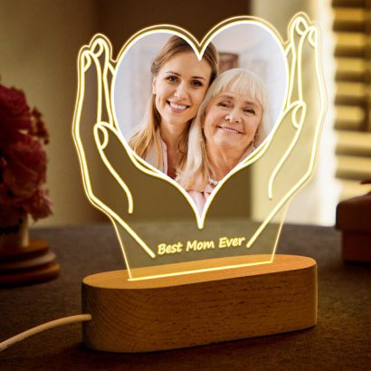 Surpreenda com uma luz noturna personalizada com foto e texto. Ideal para o Dia da Mãe, aniversários ou Natal. Crie momentos únicos com este presente original!
