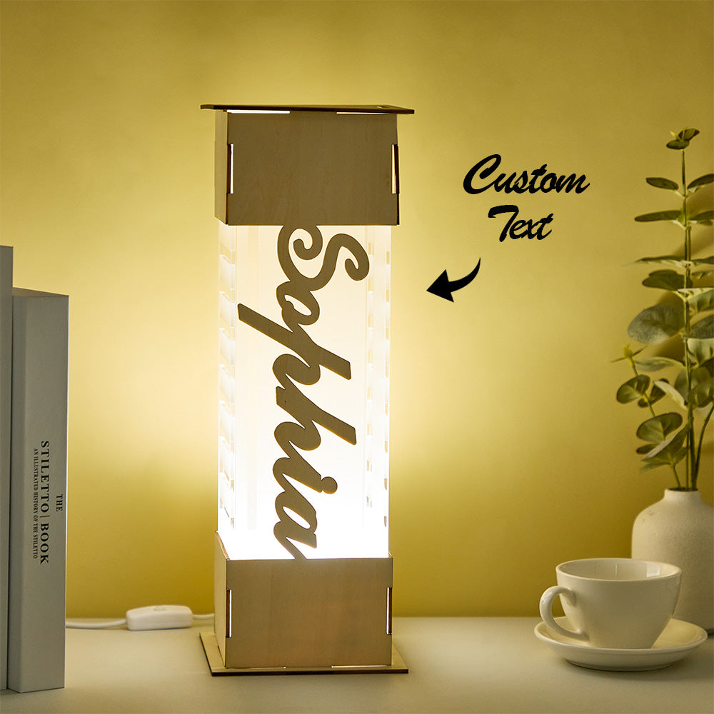 Surpreenda com uma lâmpada LED personalizada com nome. Um presente original e decorativo para aniversários, datas especiais ou para iluminar qualquer espaço.