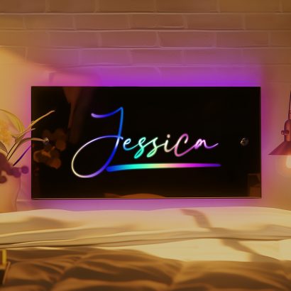 Decore com estilo e emoção. Espelho personalizado com nome gravado e luz LED – prenda original para aniversários, Natal ou decoração de quartos.
