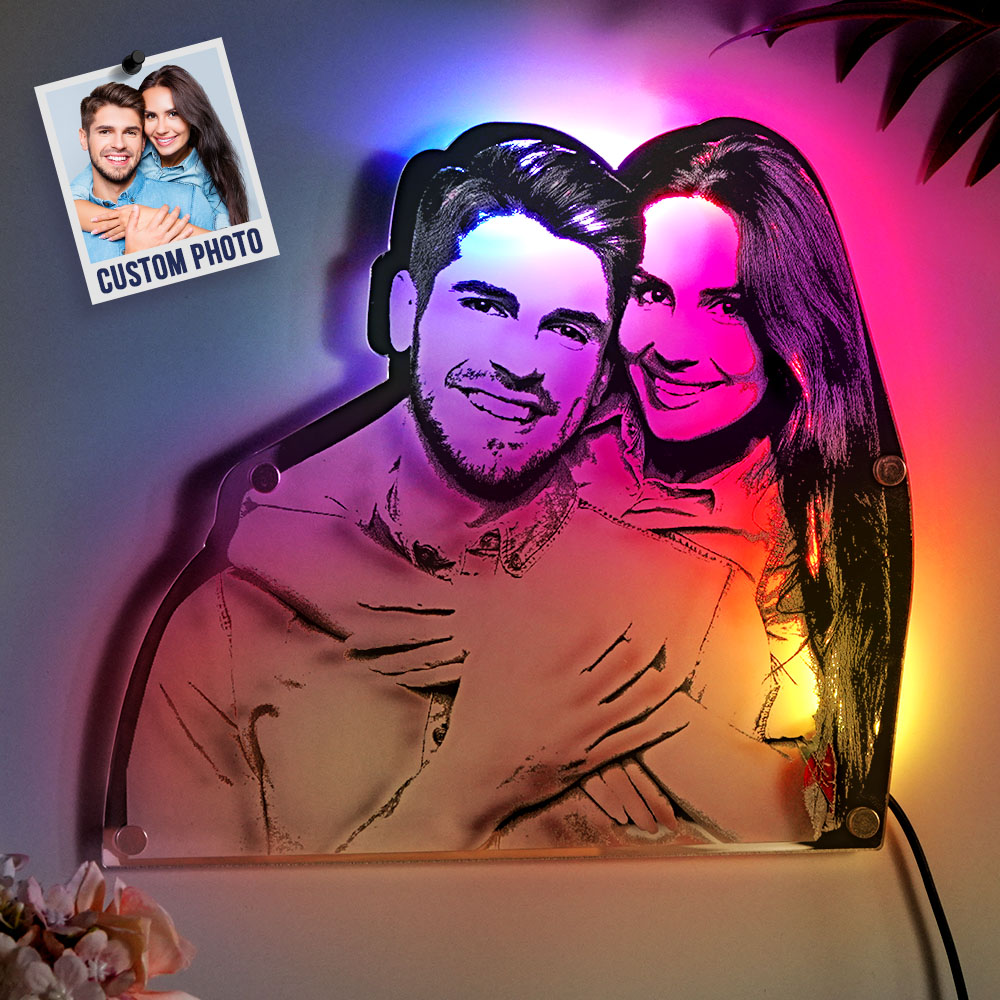Surpreenda com um espelho personalizado com retrato e luz LED. Presente original para casais, aniversários ou decoração de parede personalizada.