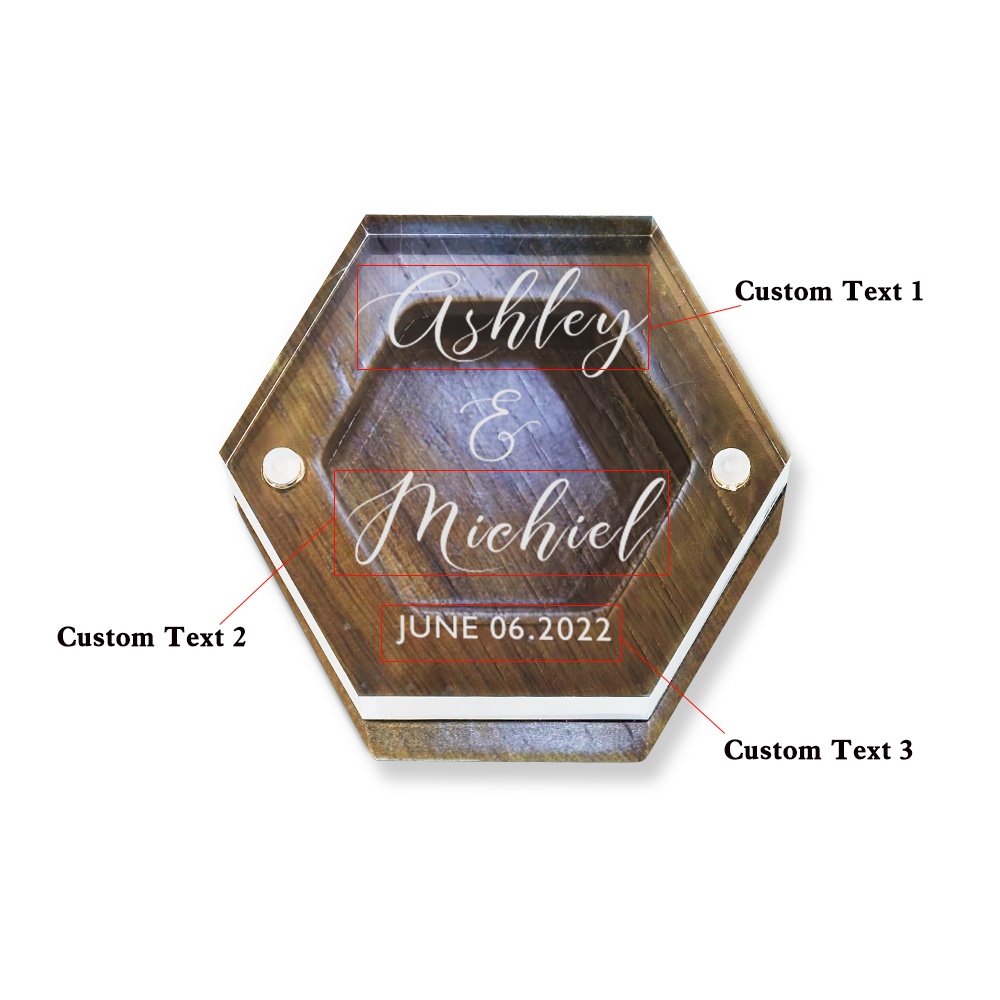 Caixa porta alianças em acrílico e madeira com personalização. Ideal para casamentos e noivados. Um toque único e elegante para o dia especial.
