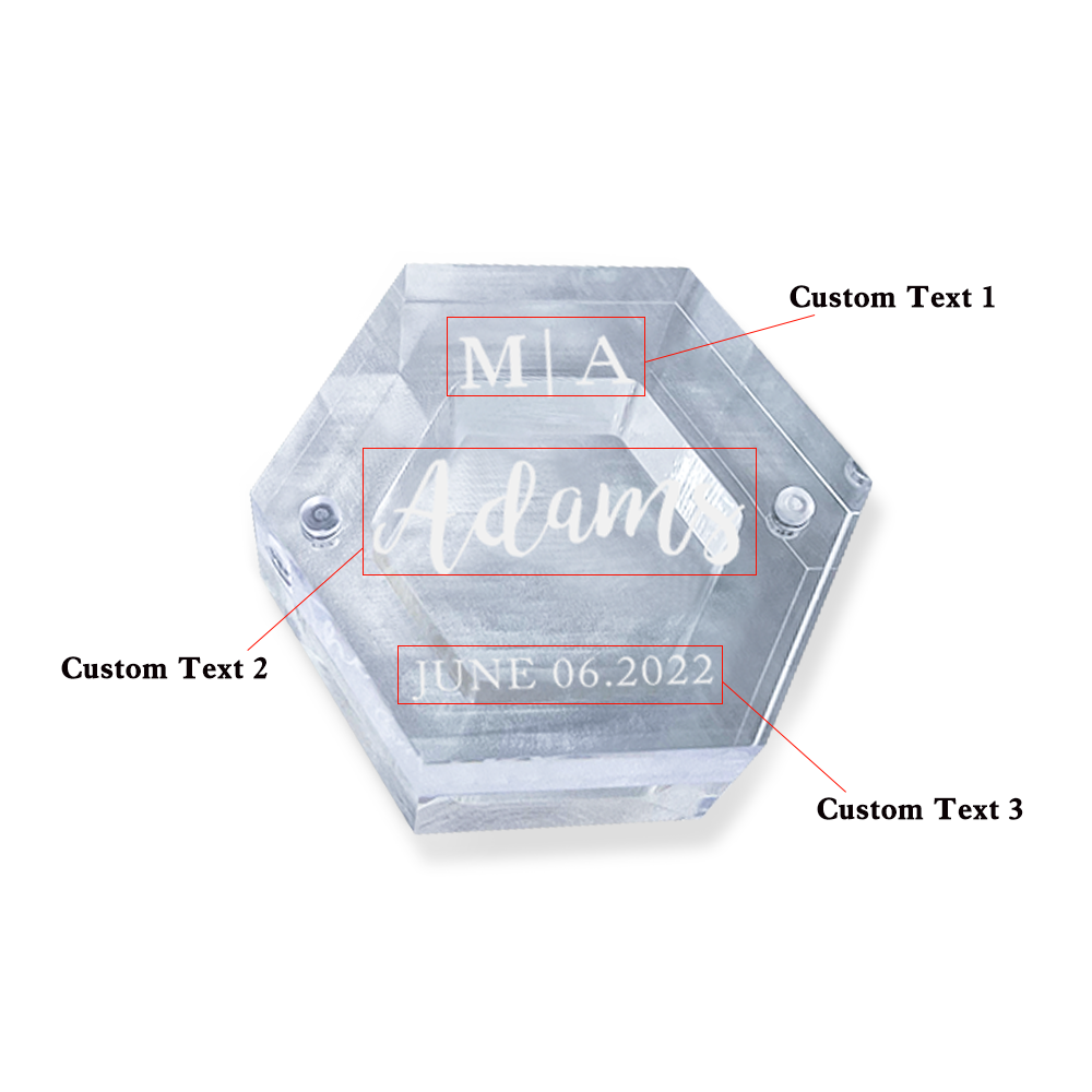 Caixa porta alianças em acrílico e madeira com personalização. Ideal para casamentos e noivados. Um toque único e elegante para o dia especial.