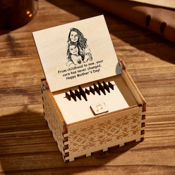 Ofereça um presente único: caixa de música com foto, voz ou música personalizada. Ideal para o Dia da Mãe, aniversários ou momentos especiais.