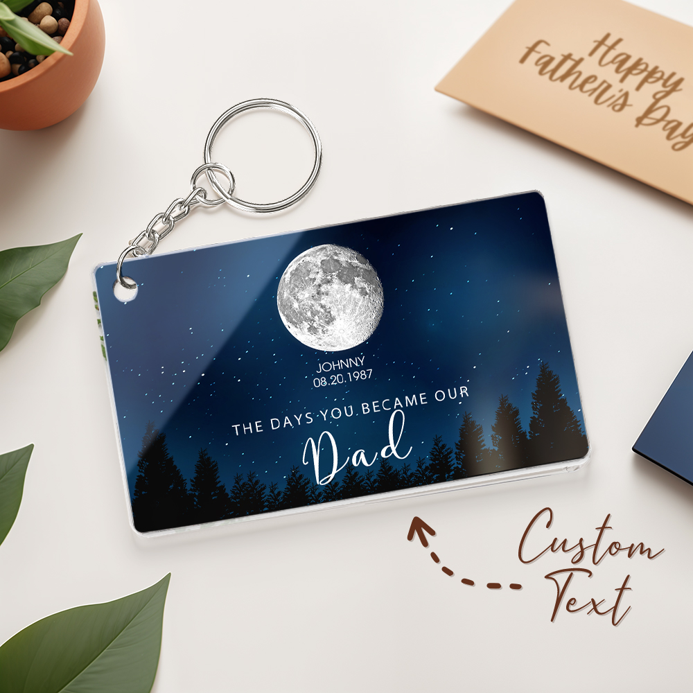 Surpreenda no Dia do Pai com um porta-chaves personalizado com as fases da lua dos dias mais especiais. Adicione nomes, datas e mensagem única. Um presente emotivo da Prendas Originais.