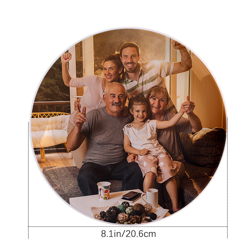 Cria uma prenda única com este prato de cerâmica personalizado com foto. Ideal para o Dia da Mãe, casamentos ou decoração. Só na Prendas Originais.