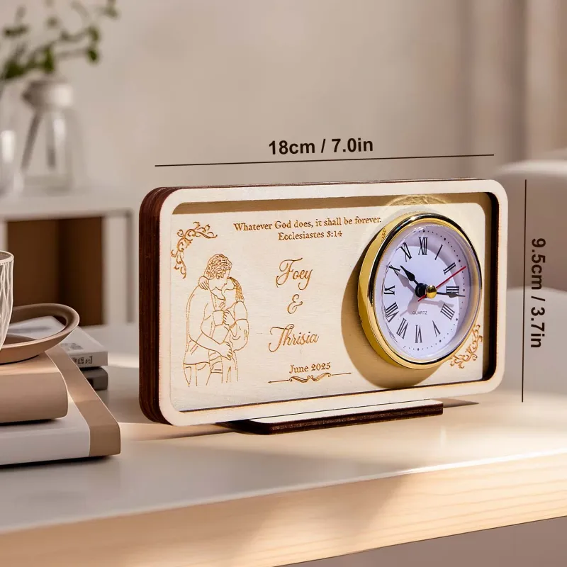 Descubra o presente perfeito com o nosso Relógio de Madeira Personalizado com Foto e Texto. Ideal para casamentos e aniversários. Personalize com nomes, datas e frases especiais.