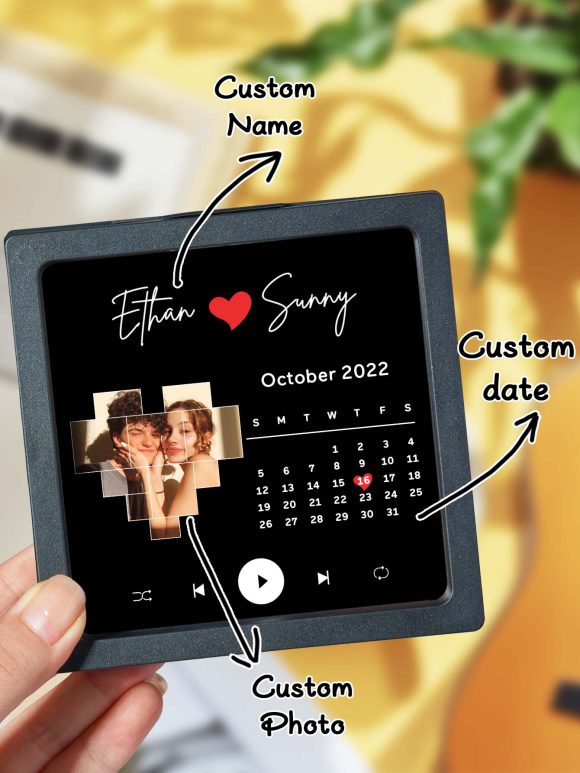 Descubra o Íman de Frigorífico Personalizado com Foto, Nome, Calendário e Música – um presente único e cheio de significado. Ideal para aniversários, datas especiais ou como recordação inesquecível.