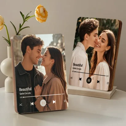 Descubra a moldura musical personalizada com foto que toca música sem telemóvel. Um presente original e romântico ideal para aniversários, casamentos ou Dia dos Namorados.