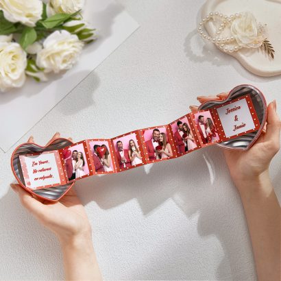 Surpreenda com uma caixa coração com álbum de fotos personalizado. Ideal como prenda para noivos, casamento ou Dia dos Namorados. Um presente com fotos único e cheio de significado.