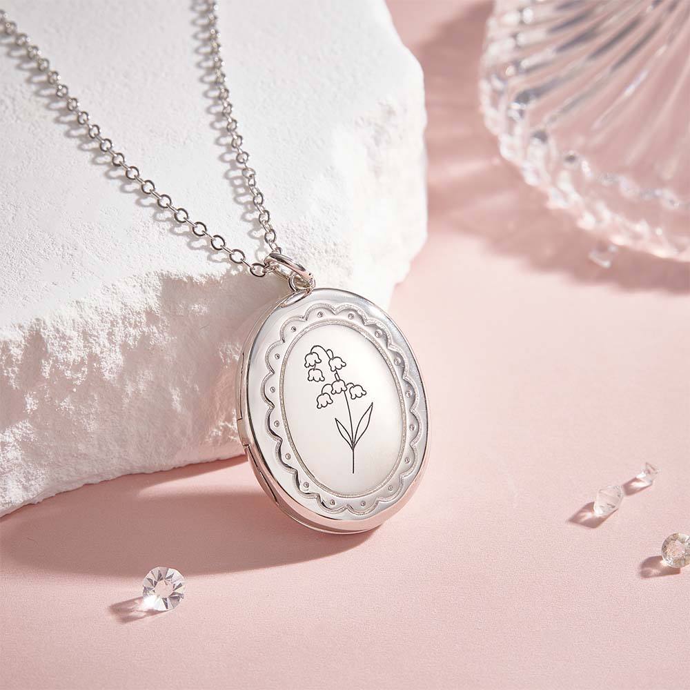 Personalize este medalhão com foto, inicial e flor de nascimento. Uma joia única e emotiva, ideal para oferecer em ocasiões especiais. Prendas Originais.
