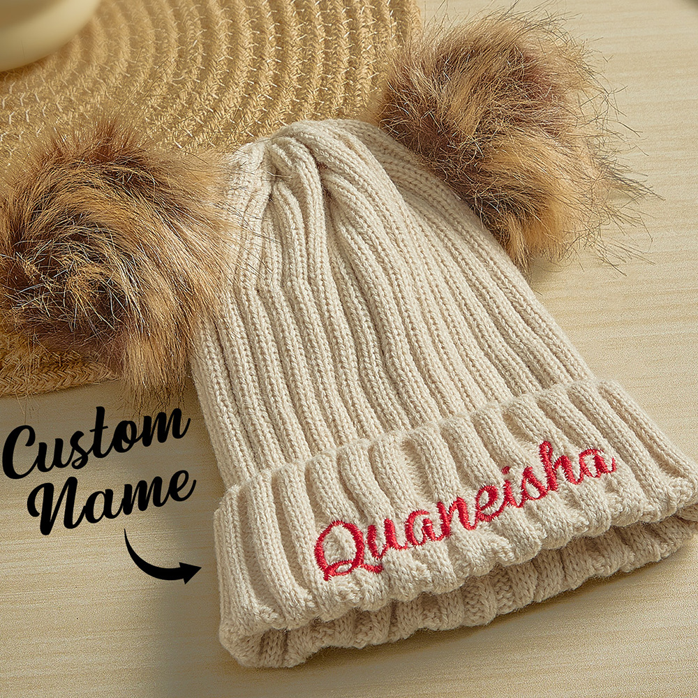 Crie um gorro personalizado com nome bordado para adulto ou bebé. Um presente original e confortável para aniversários, Natal, nascimento e outras ocasiões especiais.