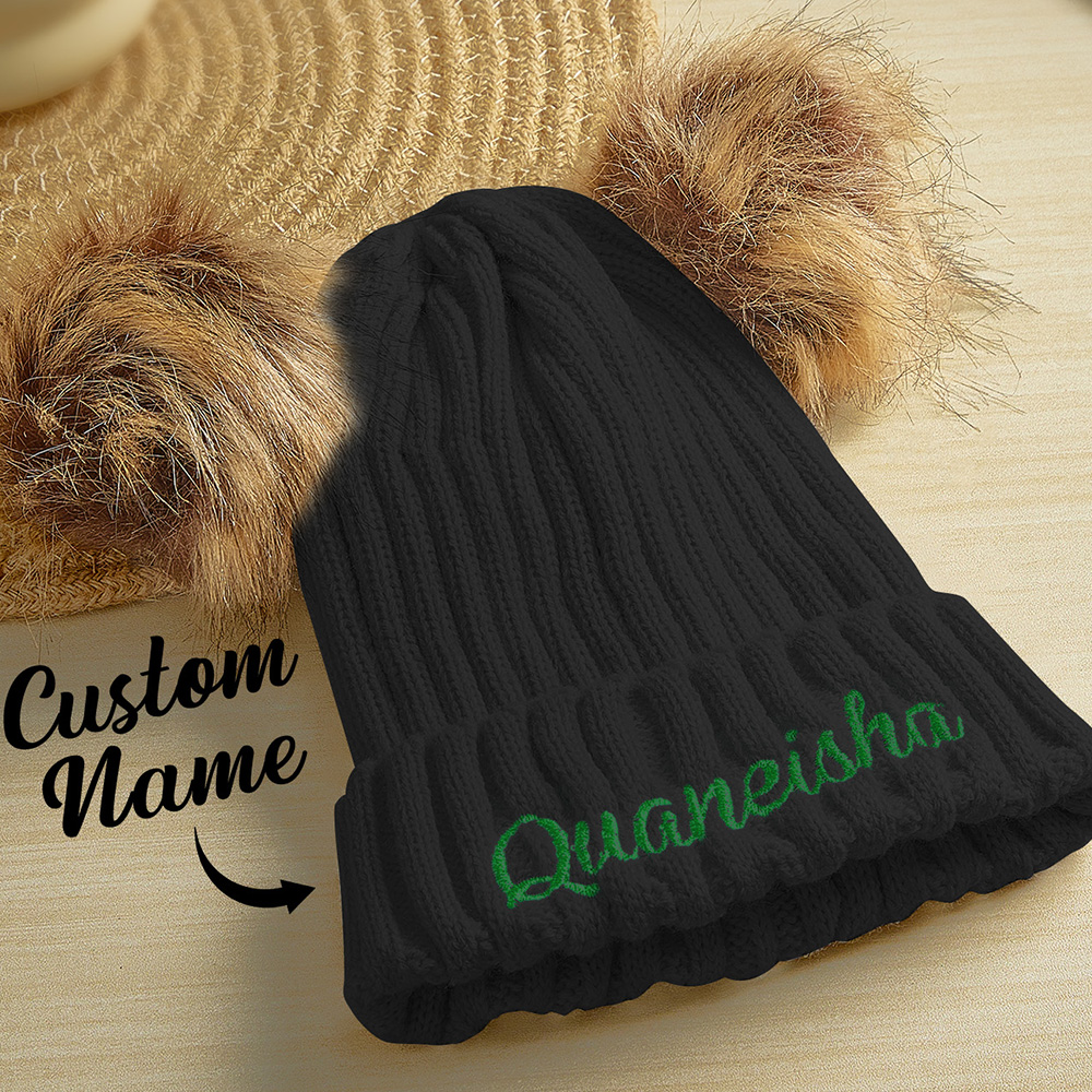 Crie um gorro personalizado com nome bordado para adulto ou bebé. Um presente original e confortável para aniversários, Natal, nascimento e outras ocasiões especiais.
