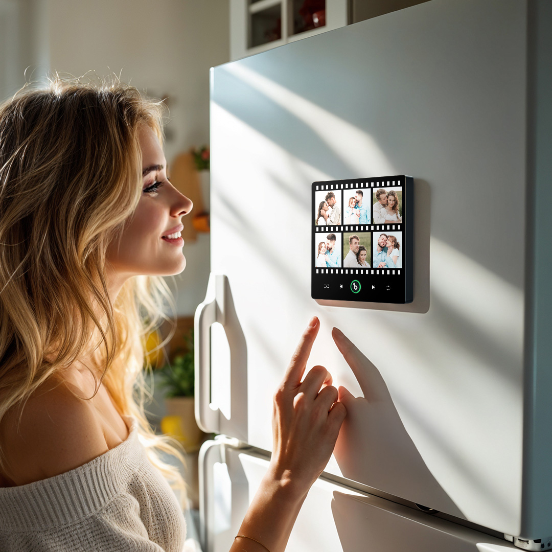 Crie um Íman para Frigorífico Personalizado com Fotos e Música. Um presente original e personalizado para casais, aniversários e momentos especiais.