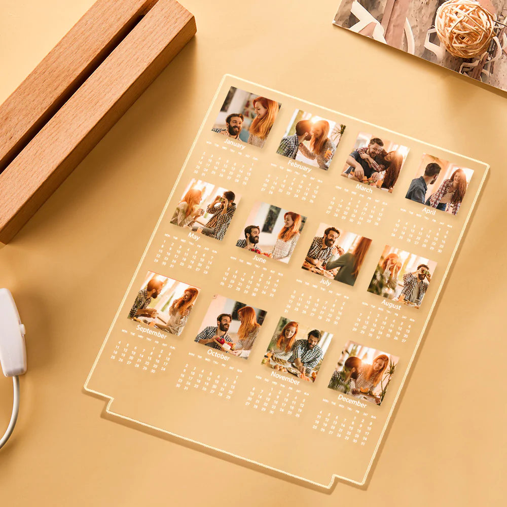 Crie uma Lâmpada LED Personalizada Calendário com 12 fotos. Um presente personalizado e original para aniversários, casais, Natal e outras ocasiões especiais.