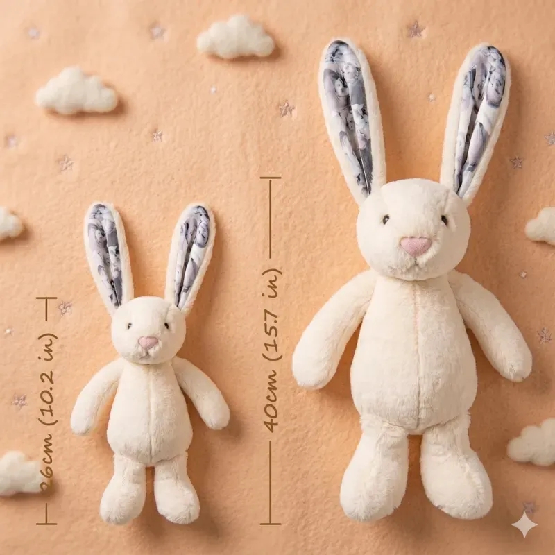 Crie um Peluche Coelho Personalizado com 5 fotografias e 2 mensagens. Uma prenda original e emotiva para aniversários, Dia dos Namorados, nascimento ou Natal.