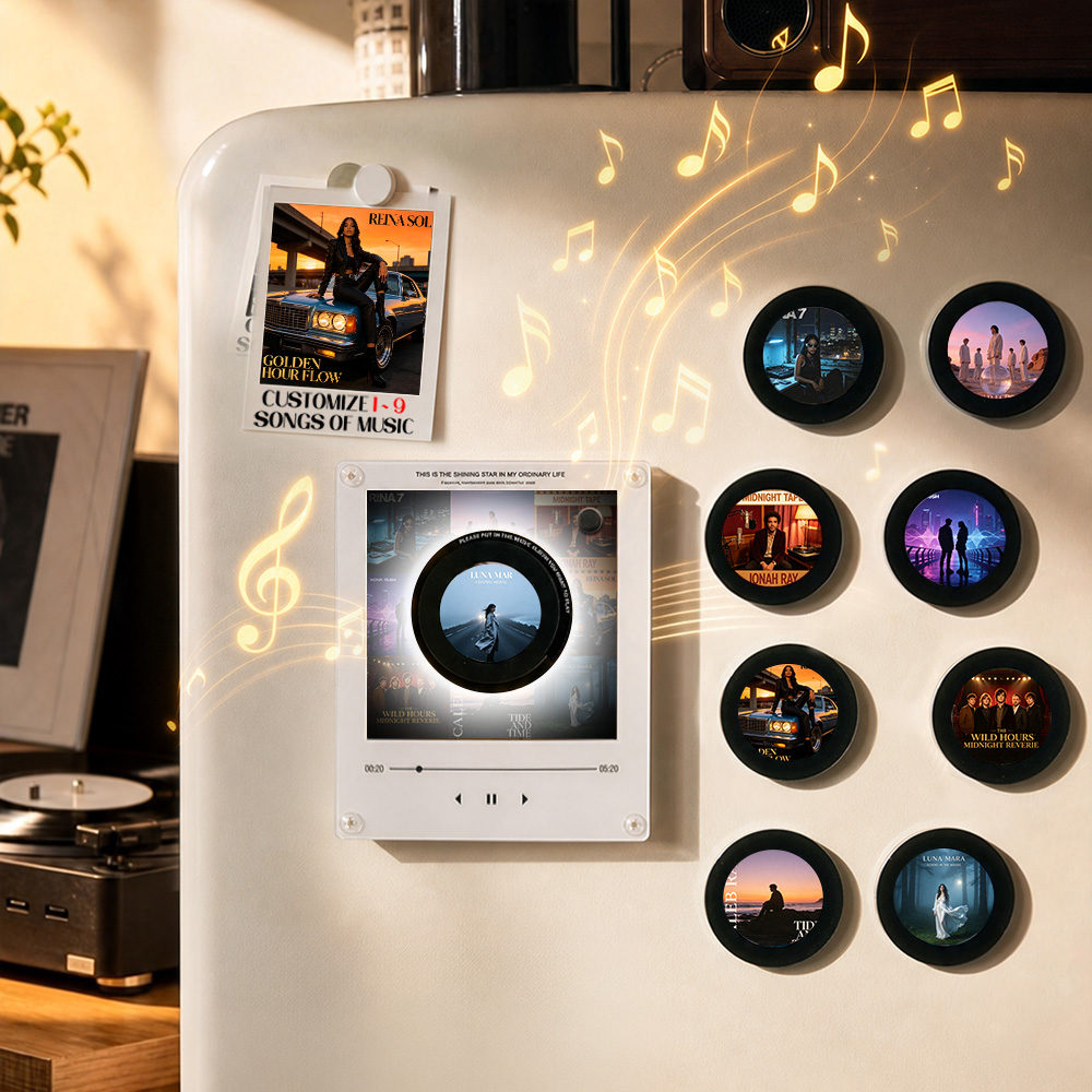 Record Player Personalizado com foto e 9 músicas. Um presente original e cheio de significado para casais, aniversários de casamento, Dia dos Namorados e mais.