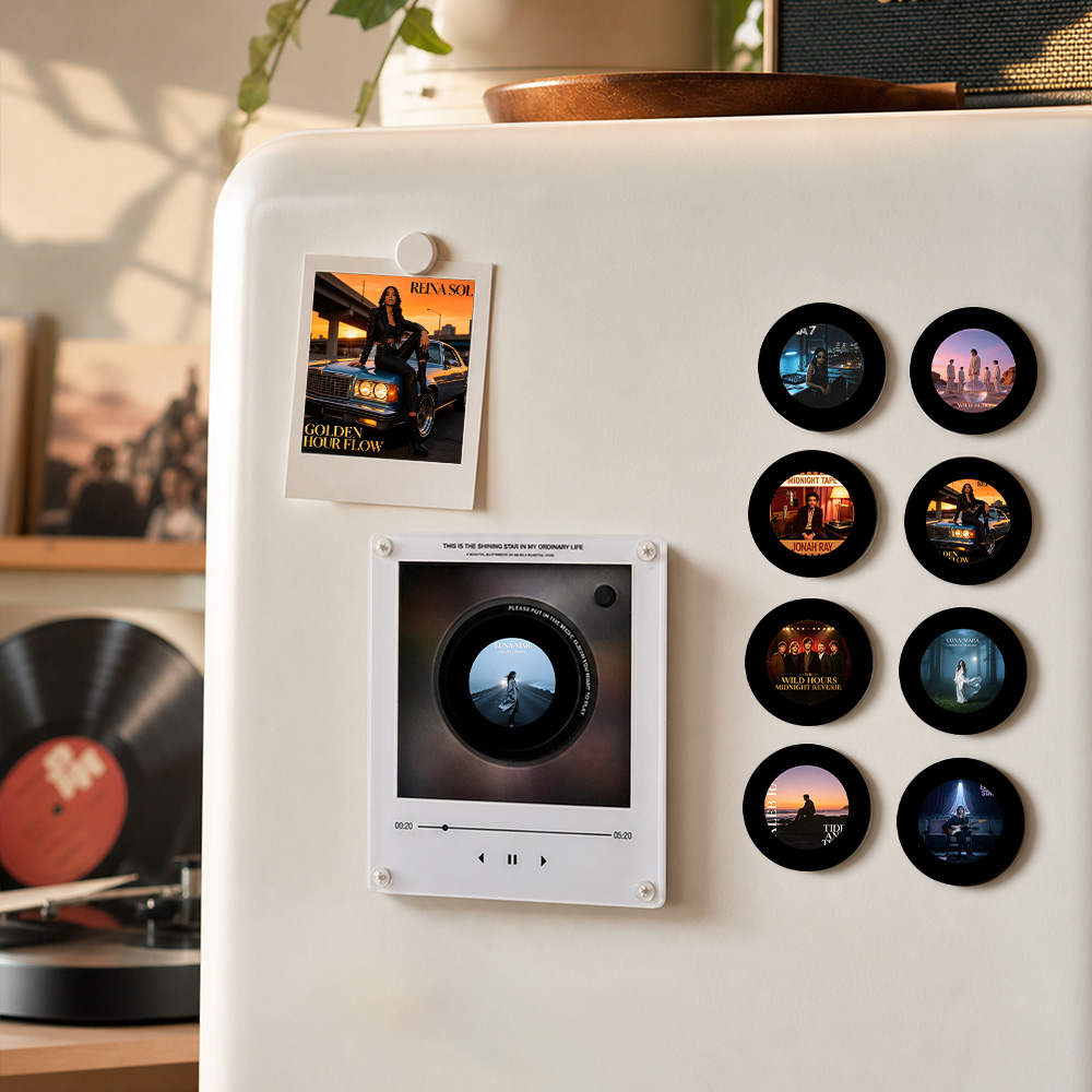 Record Player Personalizado com foto e 9 músicas. Um presente original e cheio de significado para casais, aniversários de casamento, Dia dos Namorados e mais.