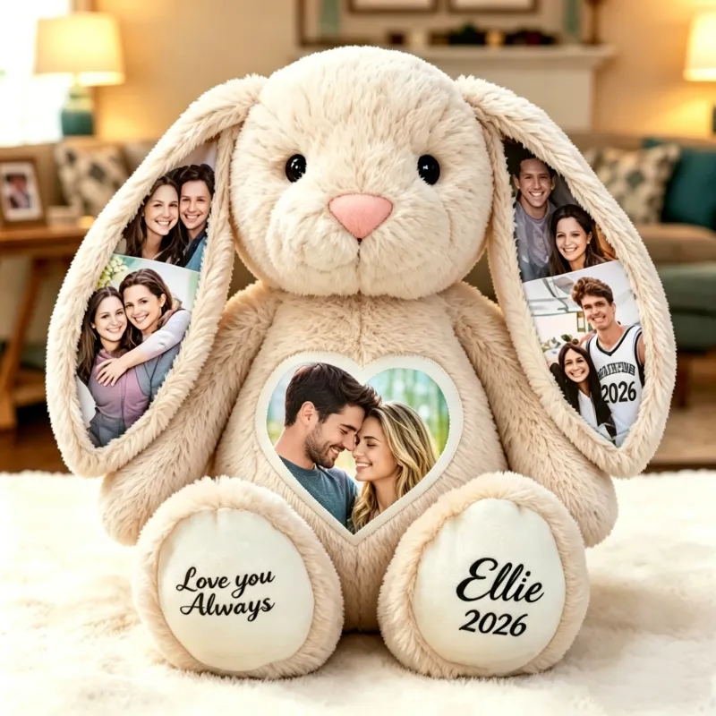 Crie um Peluche Coelho Personalizado com 5 fotografias e 2 mensagens. Uma prenda original e emotiva para aniversários, Dia dos Namorados, nascimento ou Natal.